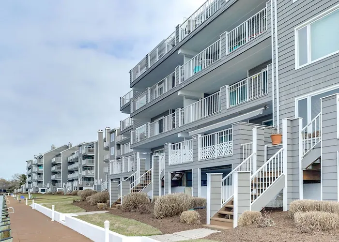 Holiday home Pool And Boardwalk Access Bayfront Ocean